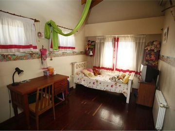 Casa en venta - 3 dormitorios 2 baños 2 cocheras - 230mts2 - Tolosa