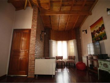 Casa en venta - 3 dormitorios 2 baños 2 cocheras - 230mts2 - Tolosa