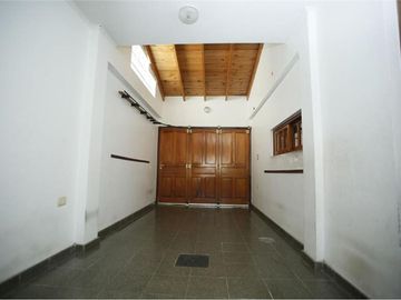 Casa en venta - 3 dormitorios 2 baños 2 cocheras - 230mts2 - Tolosa