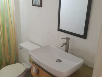 EN VENTA CÓMODA CASA EN FRACCIONAMIENTO, LOS TULIPANES, EL CAYACO, ACAPULCO CC