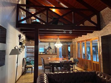 COUNTRY EL BOSQUE CASA 3 DORMITORIOS EN VENTA CON PILETA