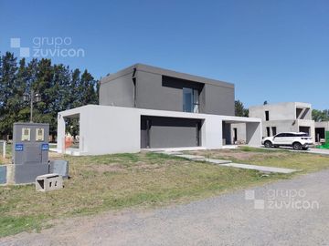 Venta Casa en Estancia La Magdalena - Canning