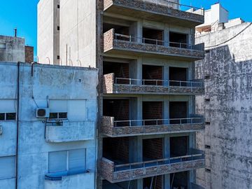 VENTA Departamento 3 ambientes en Parque Chacabuco con balcón contrafrente