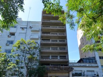VENTA Departamento 3 ambientes en Parque Chacabuco con balcón contrafrente