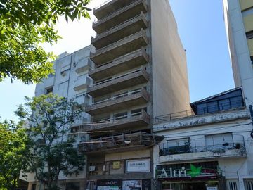 VENTA Departamento 3 ambientes en Parque Chacabuco con balcón contrafrente