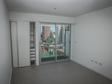 MONOAMBIENTE VENTA SOLARIUM Y PARRILLERO REP. DE LA SEXTA ROSARIO
