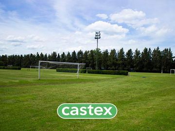 Casa en venta de cinco ambientes en Mayling