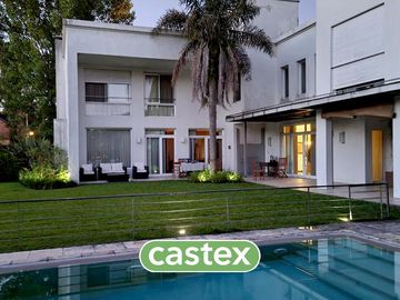 Casa en venta de cinco ambientes en Mayling
