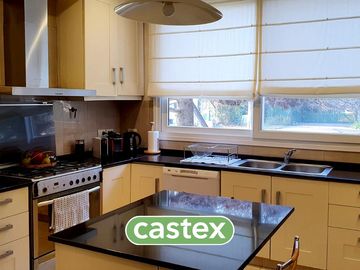 Casa en venta de cinco ambientes en Mayling
