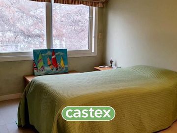Casa en venta de cinco ambientes en Mayling