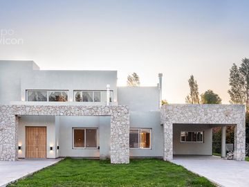 Venta Casa en Estancia La Magdalena - Canning