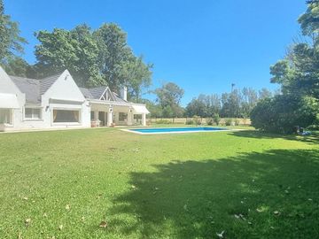 Muy linda casa en Mayling Cc con vista a cancha de polo | VCO Propiedades