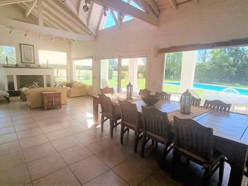 Muy linda casa en Mayling Cc con vista a cancha de polo | VCO Propiedades
