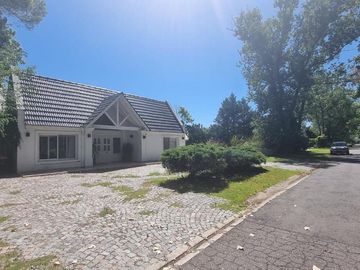 Muy linda casa en Mayling Cc con vista a cancha de polo | VCO Propiedades