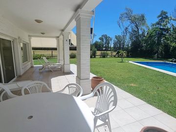 Muy linda casa en Mayling Cc con vista a cancha de polo | VCO Propiedades