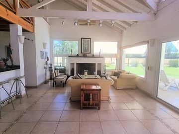 Muy linda casa en Mayling Cc con vista a cancha de polo | VCO Propiedades