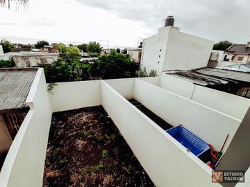 Dúplex en venta - 2 dormitorios 2 baños - cochera - 87.33 mts2 - San Carlos, La Plata