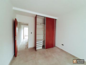 Dúplex en venta - 2 dormitorios 2 baños - cochera - 87.33 mts2 - San Carlos, La Plata
