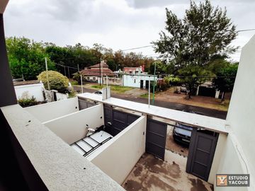 Dúplex en venta - 2 dormitorios 2 baños - cochera - 87.33 mts2 - San Carlos, La Plata