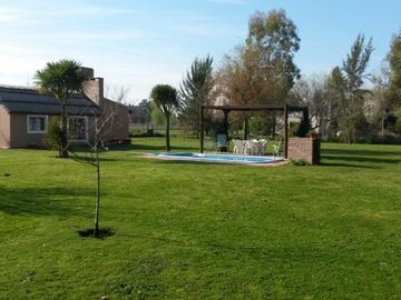 VENTA - CASA QUINTA EN BARRIO LA LIBERATA