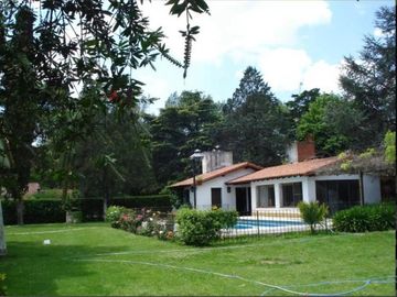 HERMOSA CASA QUINTA EN EL BARRIO PARQUE EL TREBOL EXCELENTE