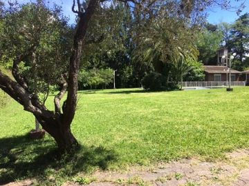 VENTA- PARQUE LEOIR- CAHELT DE 5 AMB. MAS DEPENDENCIAS. LOTE
