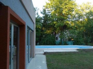 VENTA- PARQUE LELOIR- 1 CUADRA RESEROS CASA SOBRE 2300 M2 LO