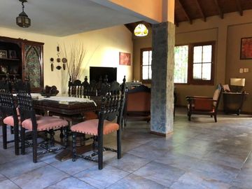 VENTA PARQUE LELOIR- CHALET DE 3 DOR. -SUITE- PISCINA Y MUY