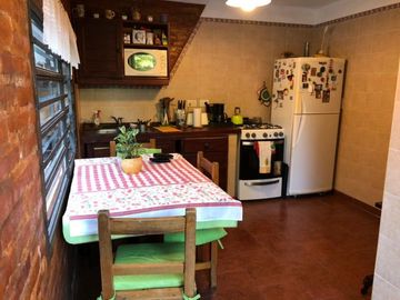 VENTA PARQUE LELOIR- CHALET DE 3 DOR. -SUITE- PISCINA Y MUY