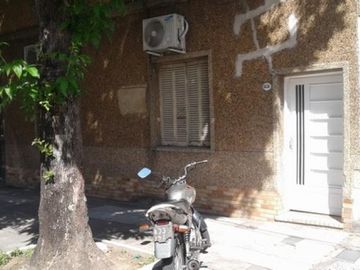 VENTA DEPTO TIPO CASA SOBRE CALLEE ZELARAYAN EN CAP FED.