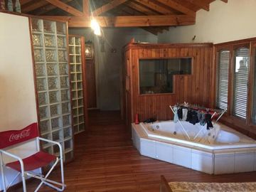 Espectacular Quinta + Locales sobre Av. Yrigoyen, Longchamps