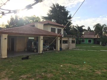 Espectacular Quinta + Locales sobre Av. Yrigoyen, Longchamps