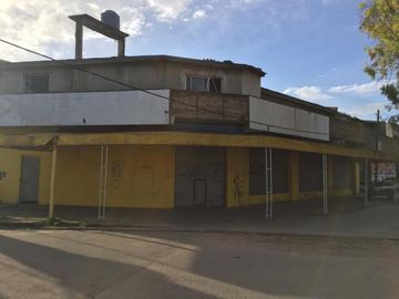 Espectacular Quinta + Locales sobre Av. Yrigoyen, Longchamps