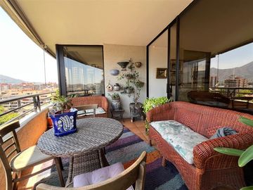Departamento en Venta en Av Kennedy con Luis Carrera