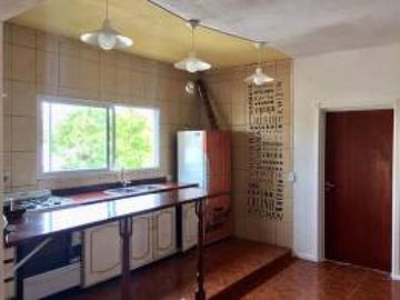 EXCELENTE TERRENO CON CONSTRUCCIÓN