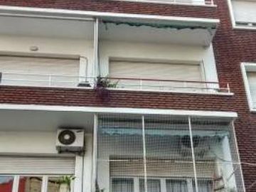 CATEGORIA !!!DEPARTAMENTO DE 3 AMB. CON BALCON A LA CALLE