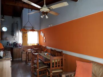 CASA LOTE PROPIO - 2 VIVIENDAS - 4 Y 2 AMB