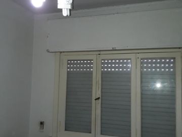 CASA LOTE PROPIO - 2 VIVIENDAS - 4 Y 2 AMB