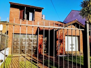 Chalet de categoria 5 amb + pileta