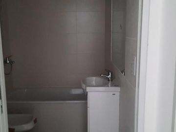 DEPARTAMENTO DOS AMBIENTES A ESTRENAR CON COCHERA