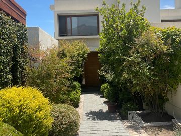 Vendo Casa Mediterránea Condominio La Fuente Piedra Roja, C
