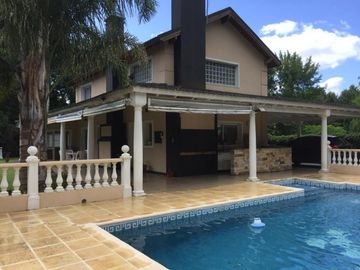 Hermosa vivienda en Barrio Cerrado Parque Las Naciones