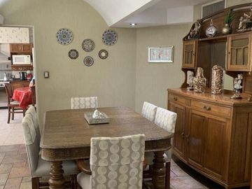 Malaver Excelente Casa 7 Amb. c/ dep. fondo piscina y garage