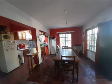 Comoda casa quinta sobre Ramon Franco 380, Glew