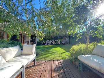 Casa en Venta en PRECIOSA CASA EN AV CHAMISERO