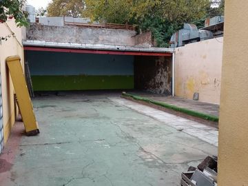 Casona s/Ayacucho a metros de 3 de Febrero