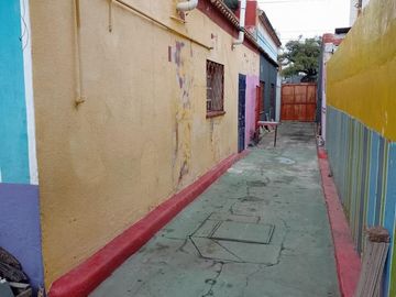 Casona s/Ayacucho a metros de 3 de Febrero
