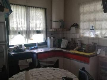 ¡NUEVO PRECIO! Chalet de 3 amb. con fondo.