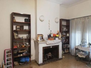 ¡NUEVO PRECIO! Chalet de 3 amb. con fondo.