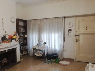 ¡NUEVO PRECIO! Chalet de 3 amb. con fondo.